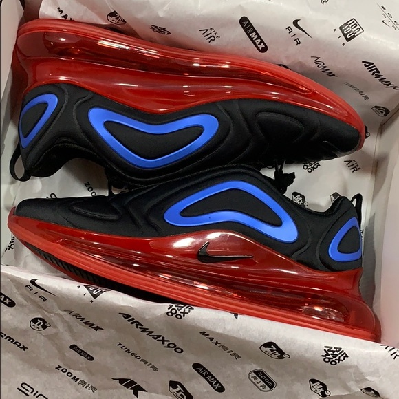 NIKE AIR MAX 720 Black/University Gold - Picture 3 of 16